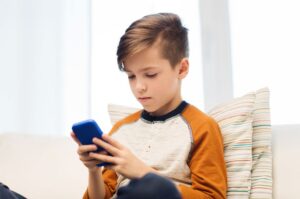 kids-screen-addiction